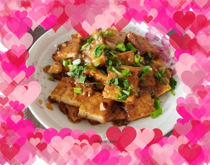 Spicy fried tofu cubes