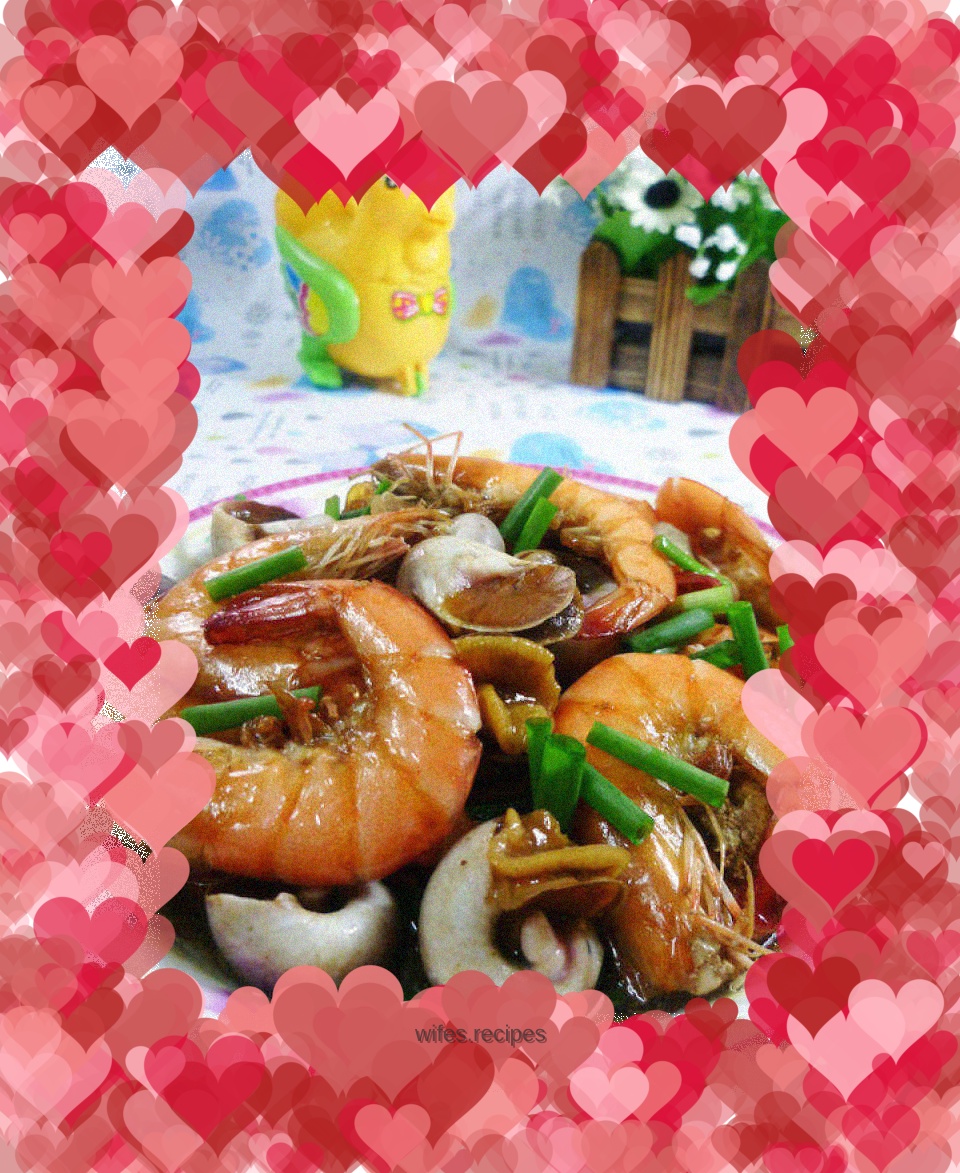 Braised shrimps with meat snails