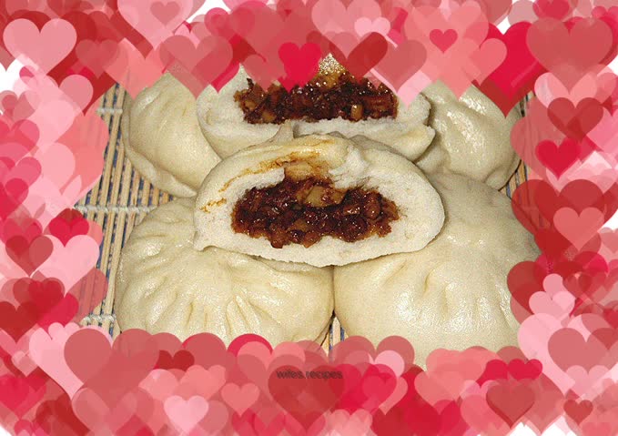 Stewed pork buns with diced bamboo shoots