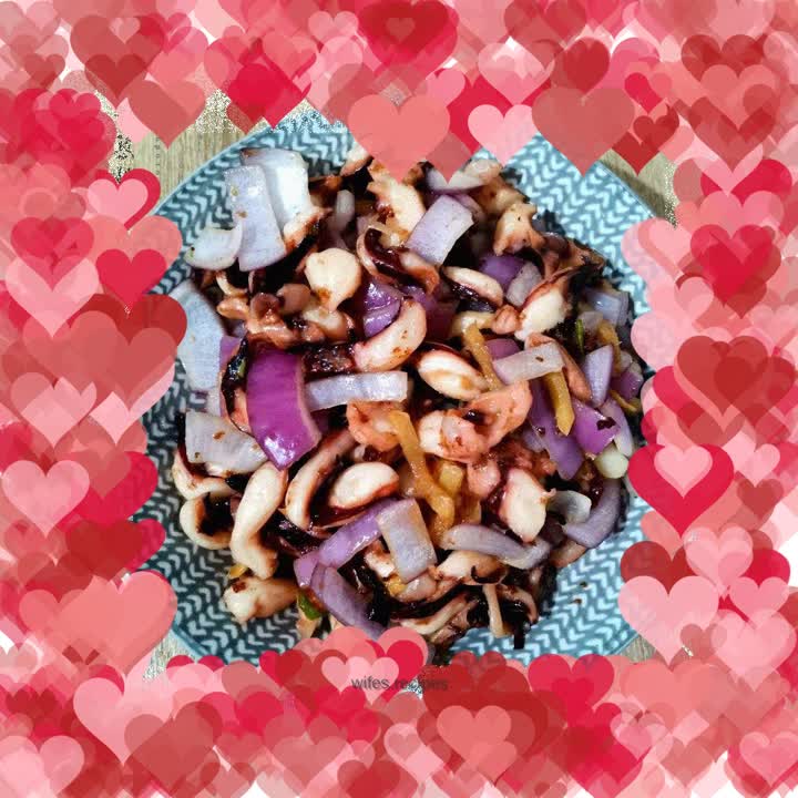 Fried squid tentacles with onions