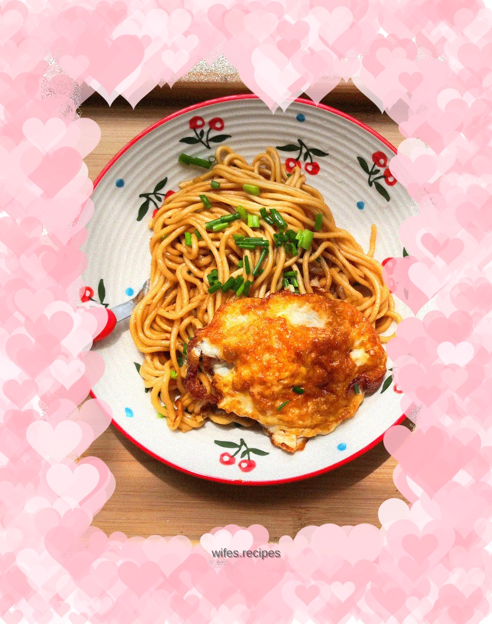 Poached egg braised noodles