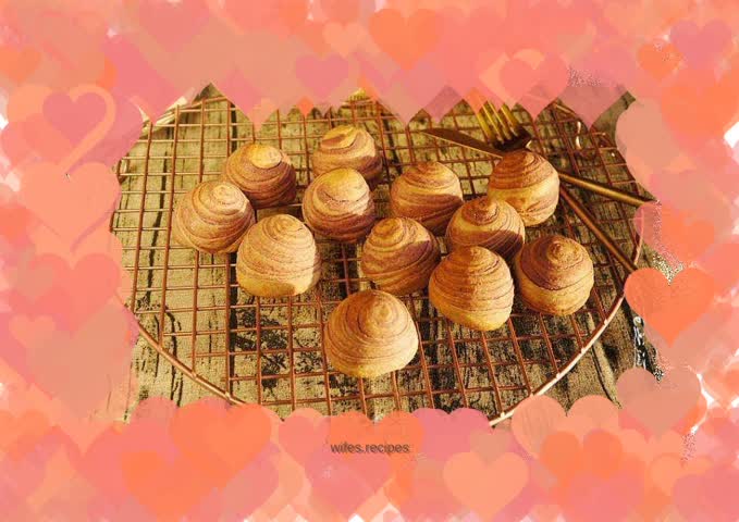 Purple Sweet Potato and Coconut Pastry Mooncake