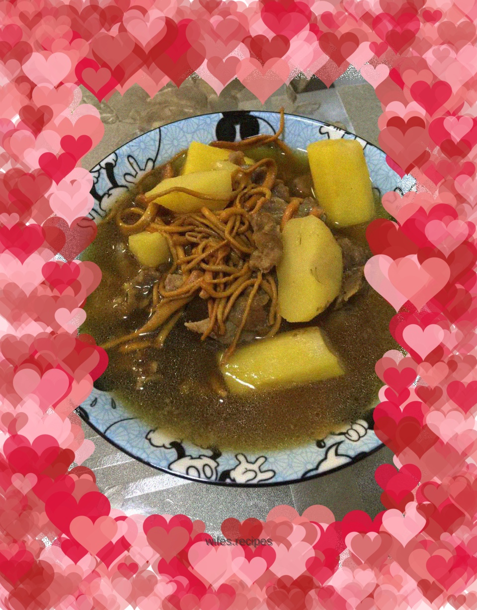 Braised Lamb Chops with Horseshoe Yam, Cordyceps Flowers