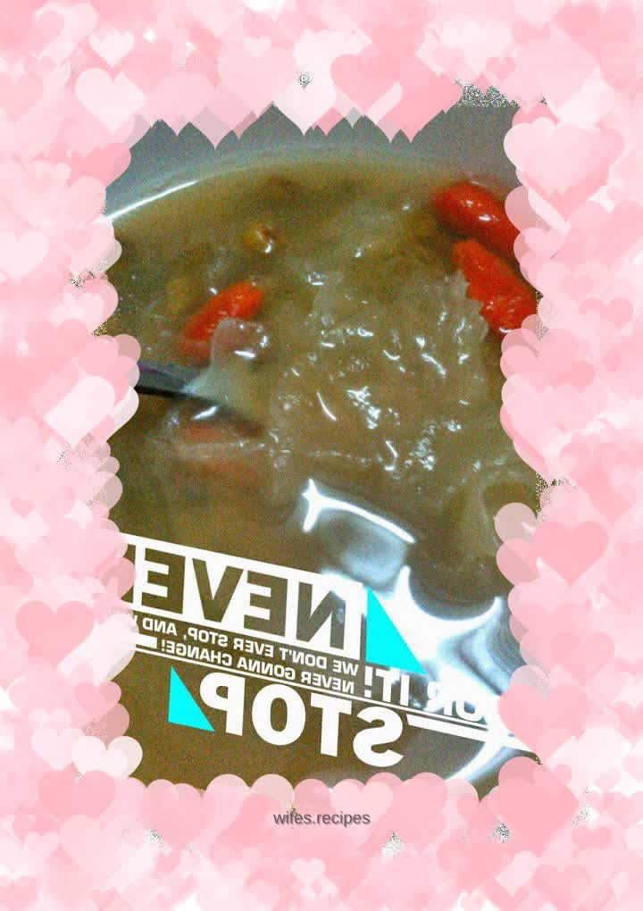 Mung bean and snow fungus syrup