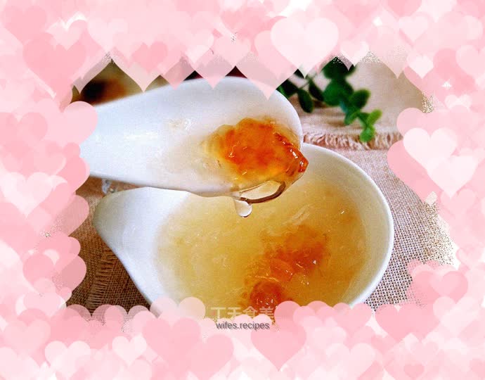 Peach Gum and Tremella Soup
