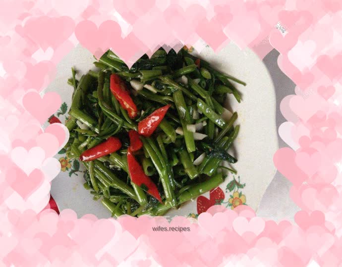 Stir-fried water spinach with garlic