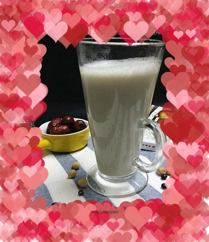 Red dates and multigrain soy milk