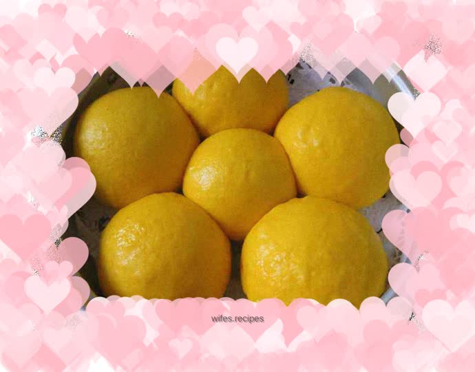 Pumpkin steamed buns