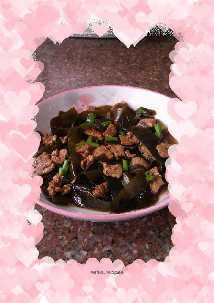 Stir-fried pork slices with kelp
