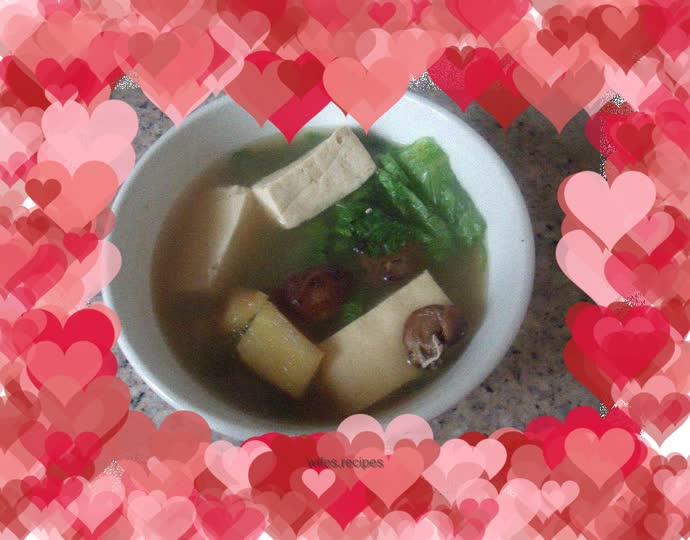 Tofu and lettuce soup
