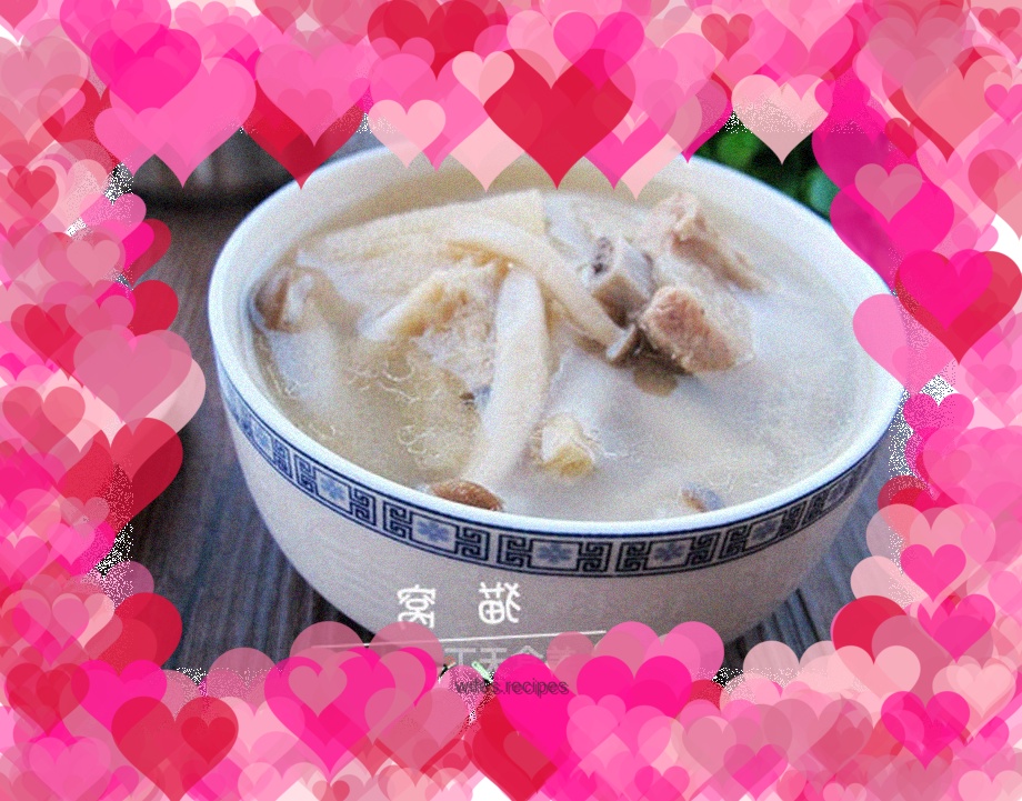 Pork Ribs and Mushroom Soup