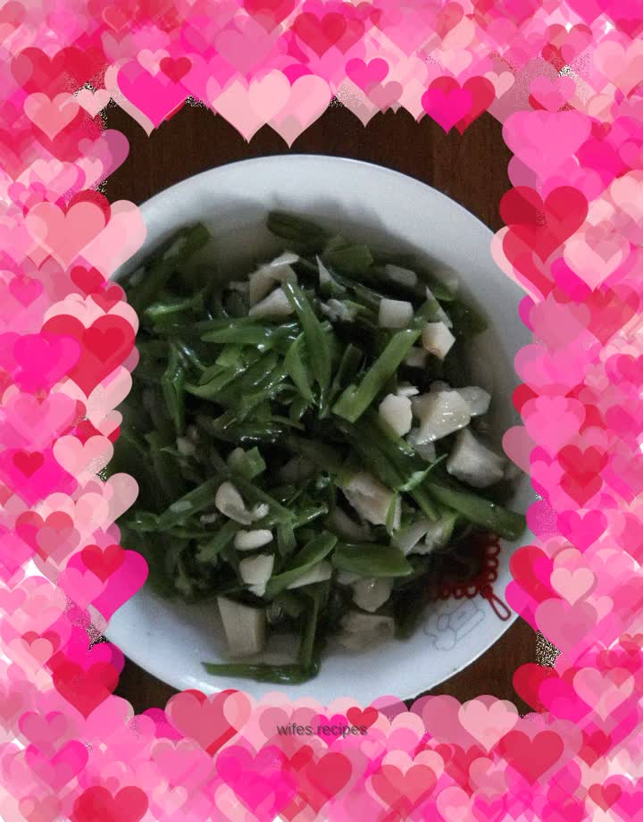 Water spinach in oil