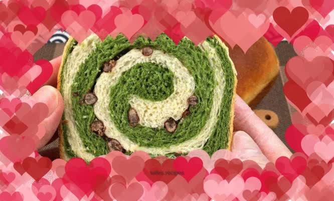 Matcha honey bean two-color toast, beautiful color, heart-warming and stomach-warming.