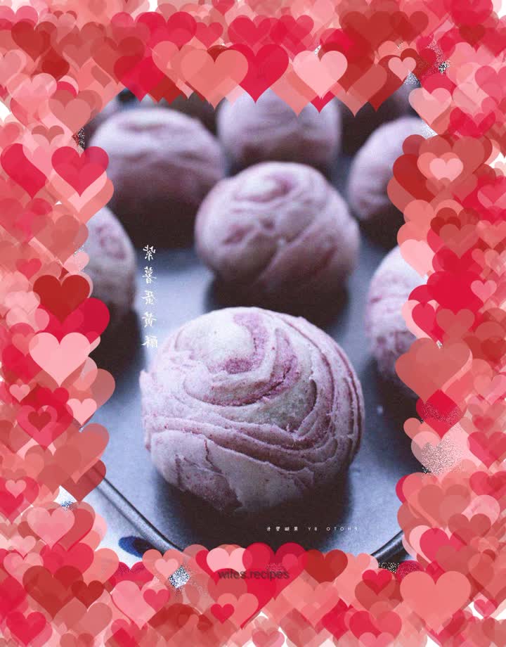 Two-color egg yolk cake