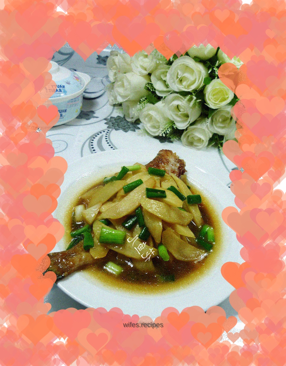 Braised rubber fish with wild rice