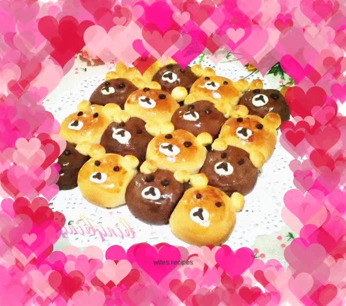 Two-color squeeze bear bread