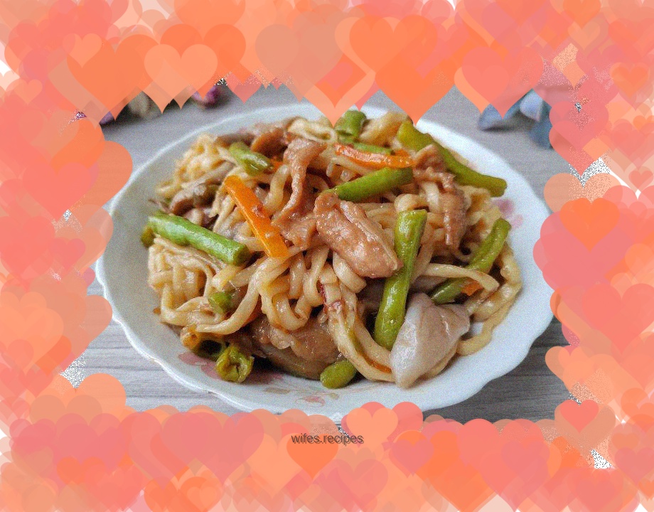 Braised noodles with eggplant and green beans