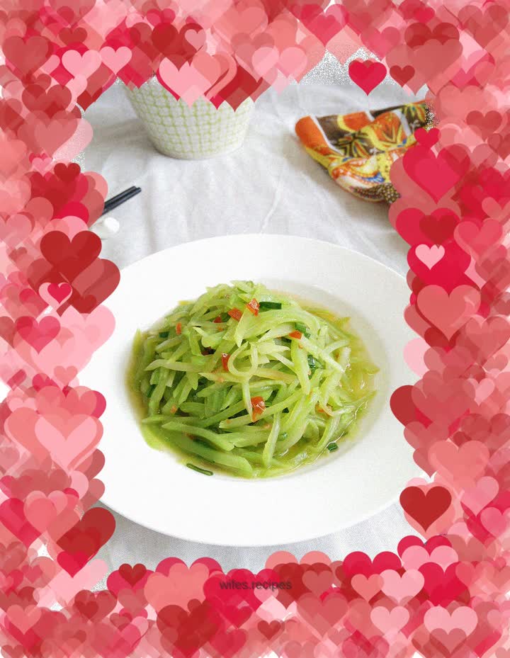 Shredded lettuce with scallion oil