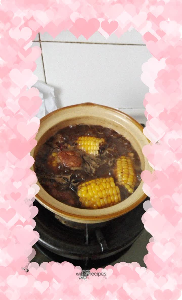 Casserole stewed with chicken and corn