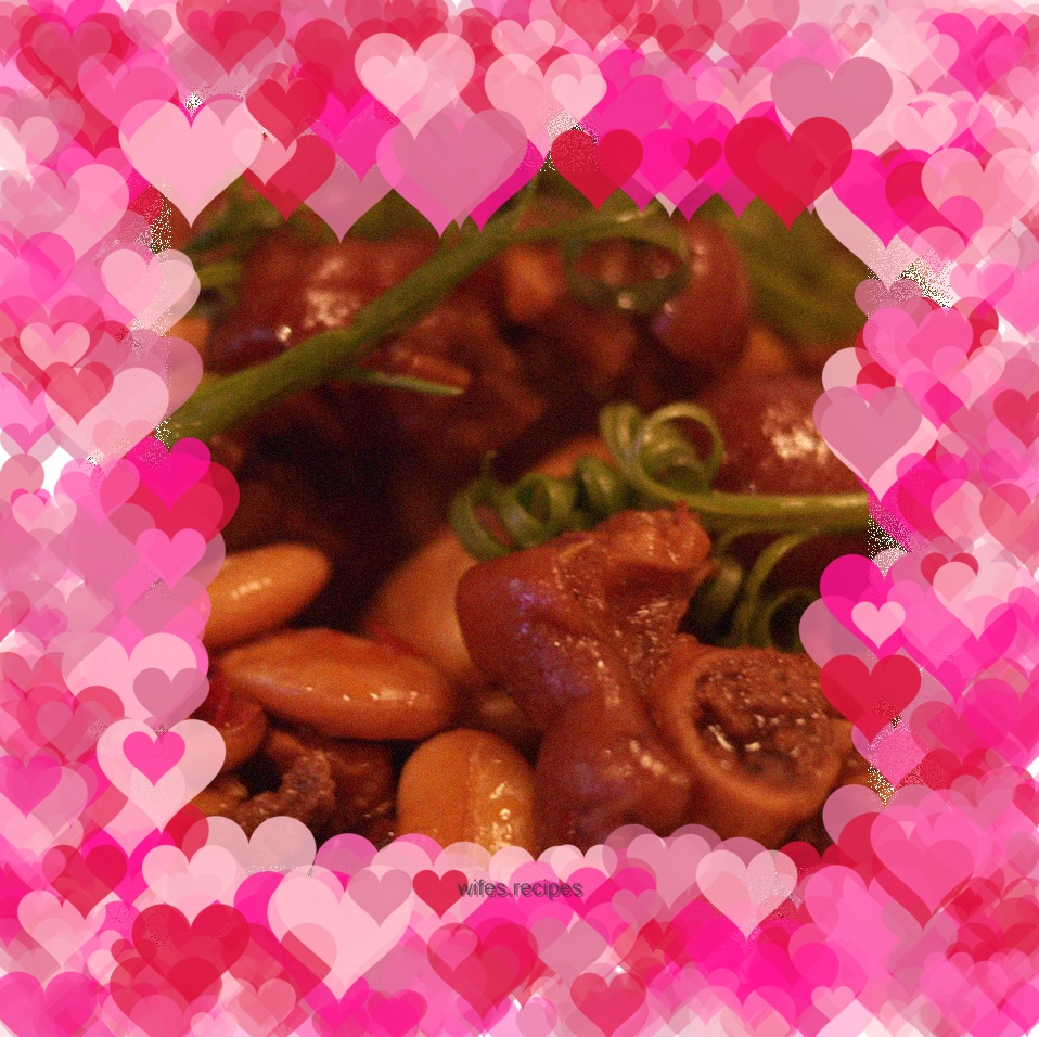 Privately made roasted pork trotters with kidney beans