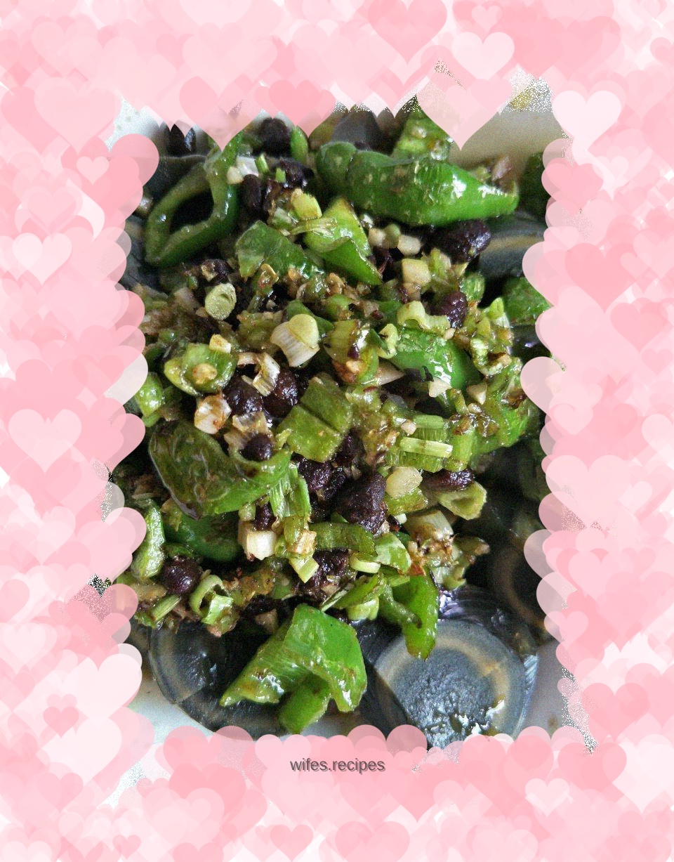 Green pepper preserved egg