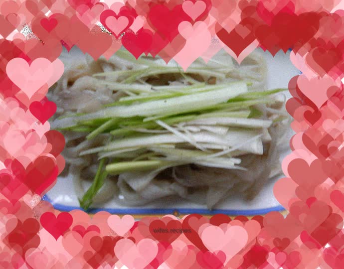 Appetizer: green garlic mixed with oyster mushrooms