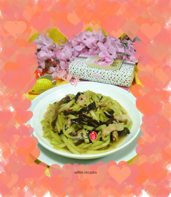 Stir-fried chayote with black fungus and pork belly