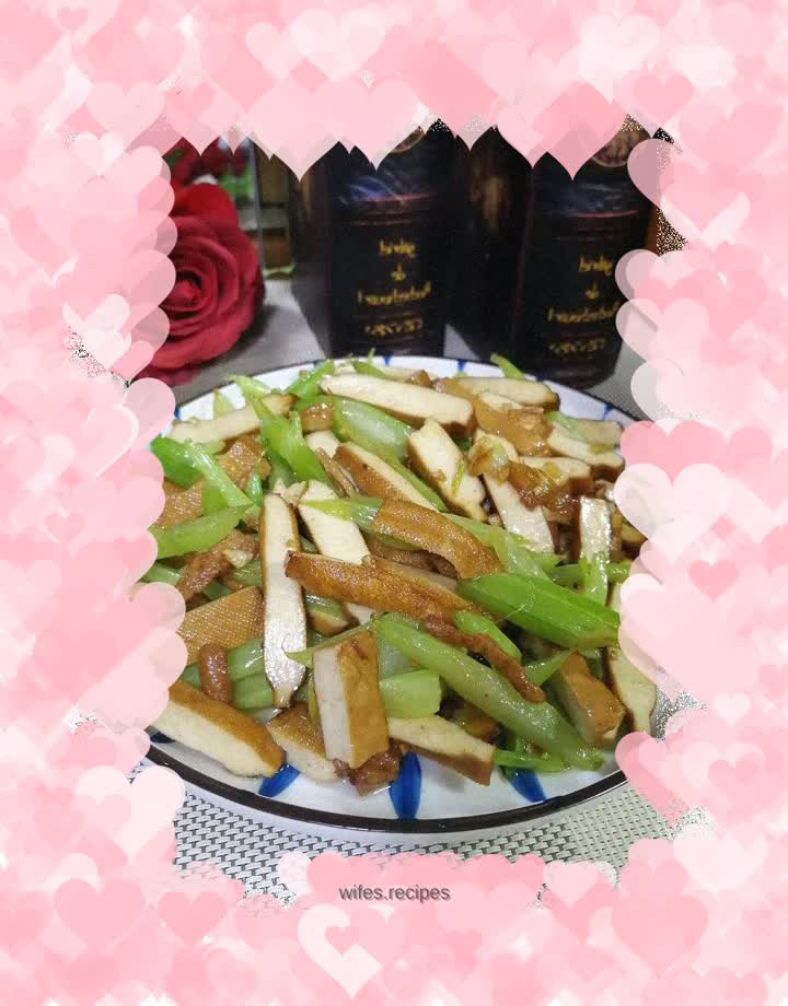 Stir-fried dried tofu with shredded pork and celery