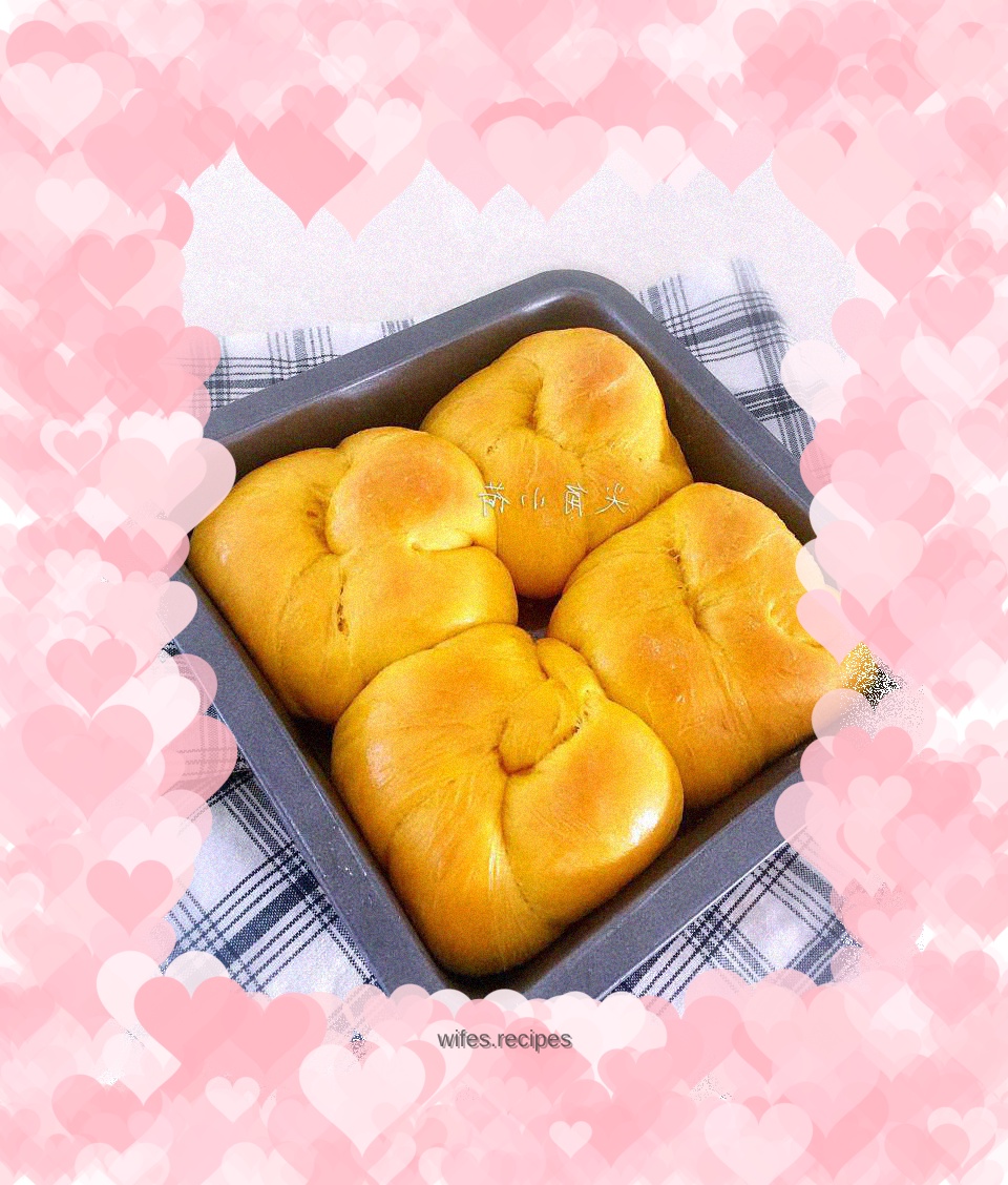 Super soft pumpkin bread (old sourdough starter)