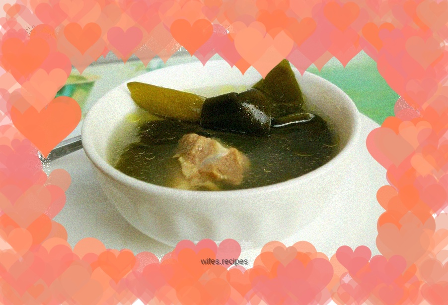 Seaweed and pork bone soup