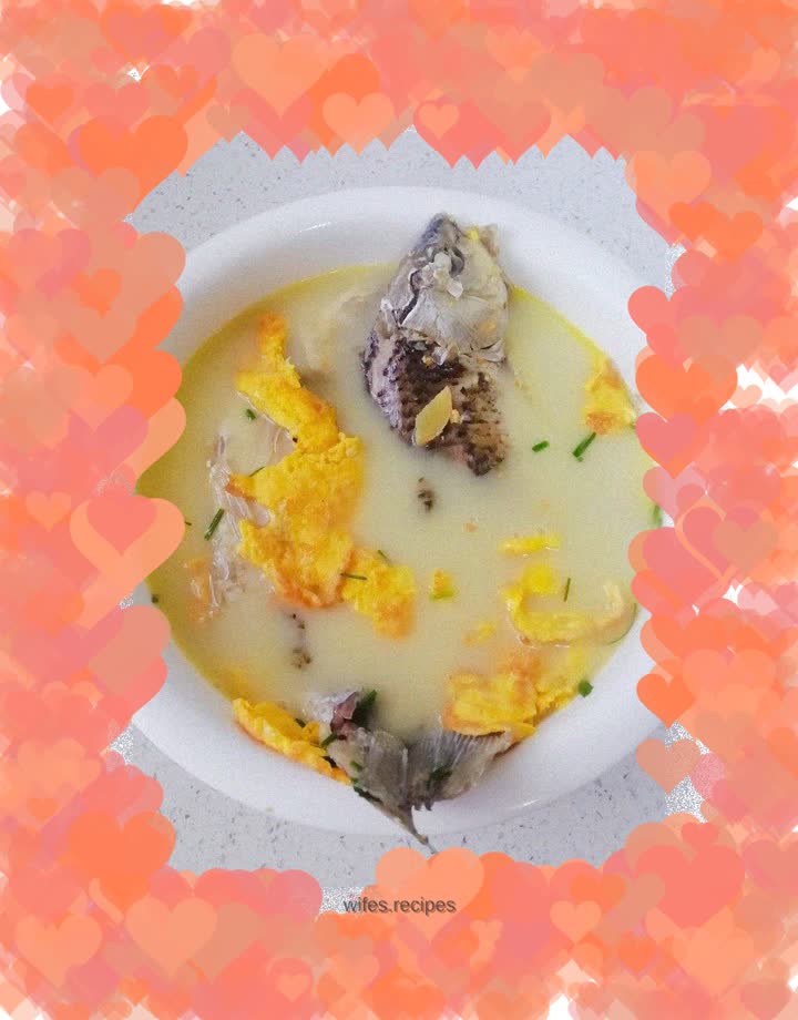 Stewed crucian carp soup