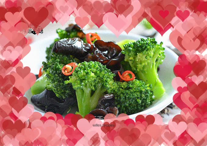 Broccoli mixed with fungus