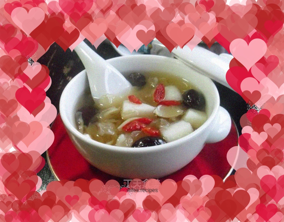 Lily, Red Dates and Tremella Soup