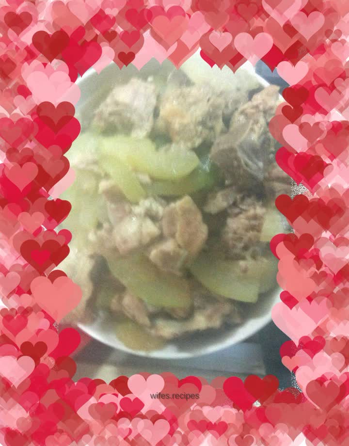 Spare ribs stewed with winter melon for two meals