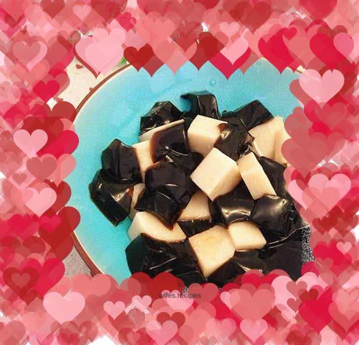 Grass jelly, almond and black and white tofu