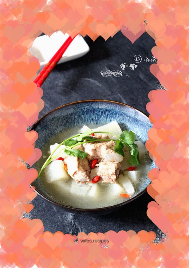 White radish and wolfberry pork ribs soup