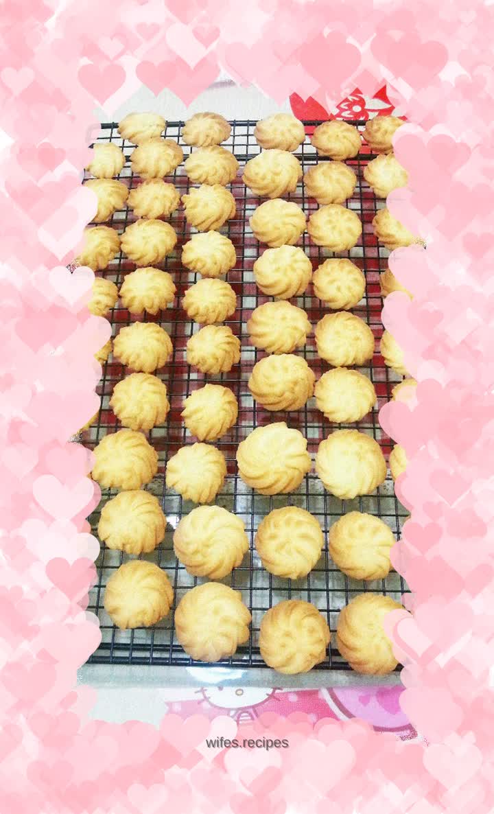 This recipe is particularly crispy - milk cookies