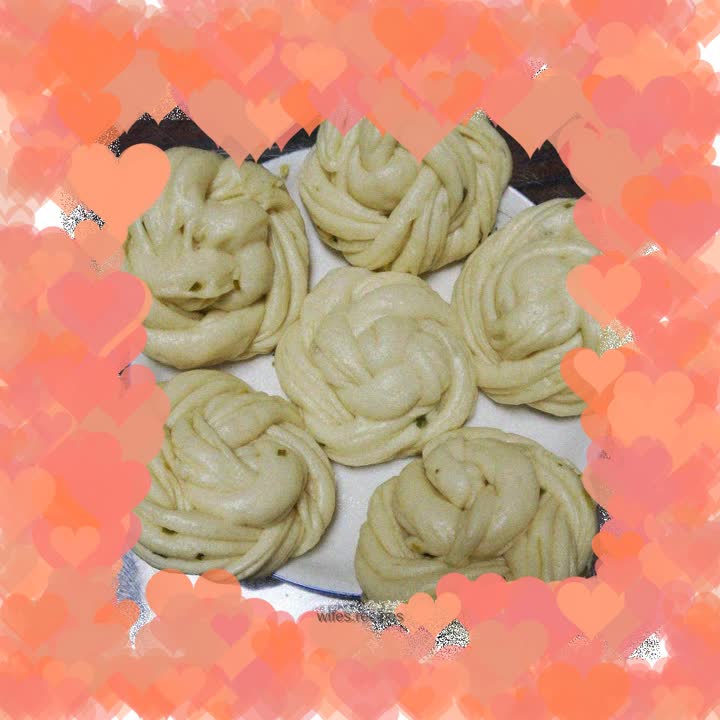 Lazy mode one-time fermentation of scallion-flavored steamed buns and white flour steamed buns