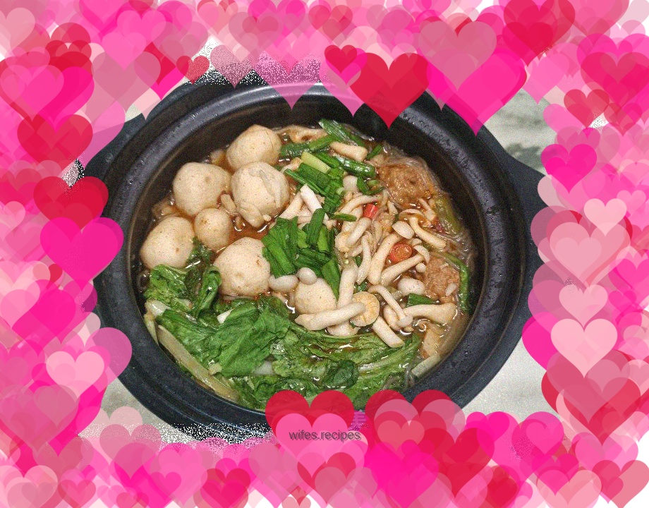 Vermicelli and meatballs in pot