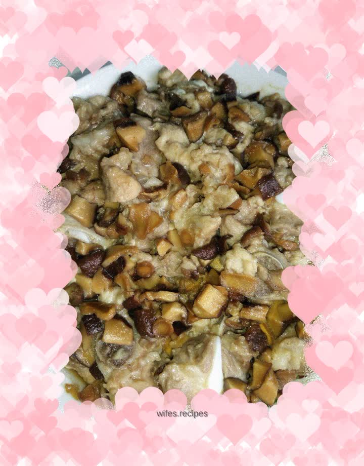 Baby loves steamed pork ribs with mushrooms