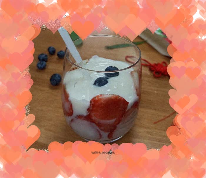 Strawberry yogurt cup