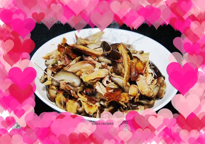 Roast chicken and stir-fried mushrooms