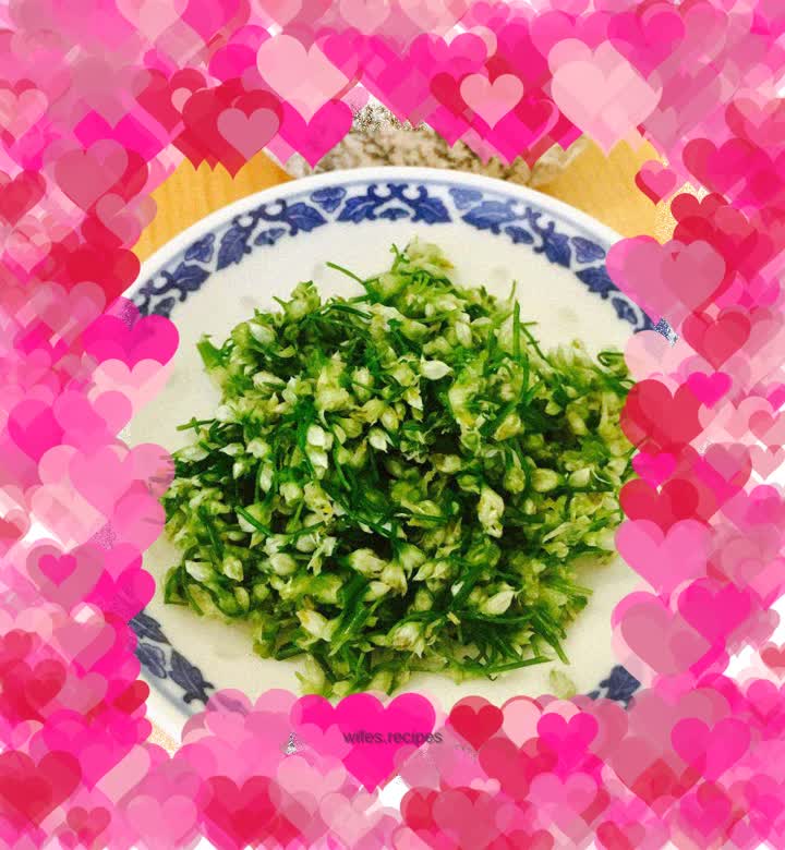 Pickled chive flowers