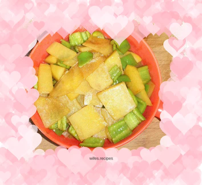 Green pepper and potato slices