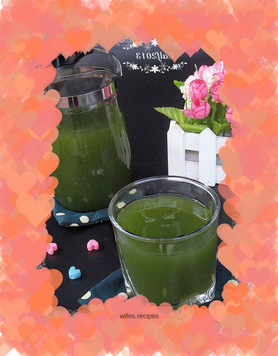 Sydney Pear with Celery Juice