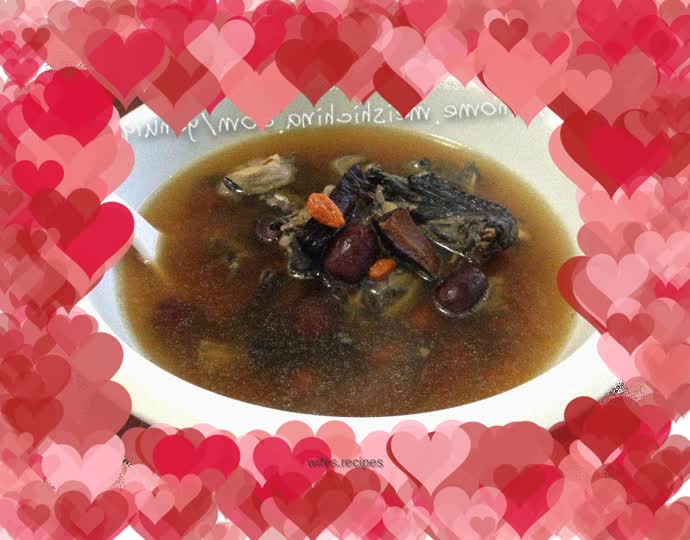 【Ganoderma lucidum and black chicken soup】----soothes the mind and nourishes qi