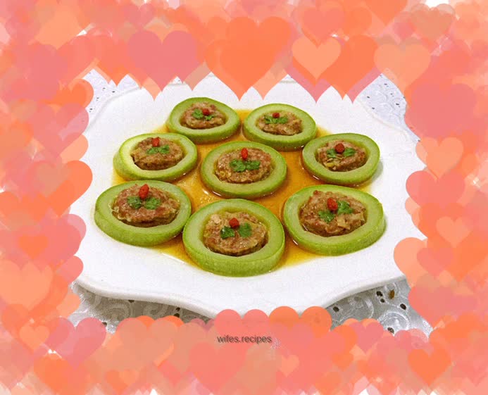 Steamed meatballs with horned melon