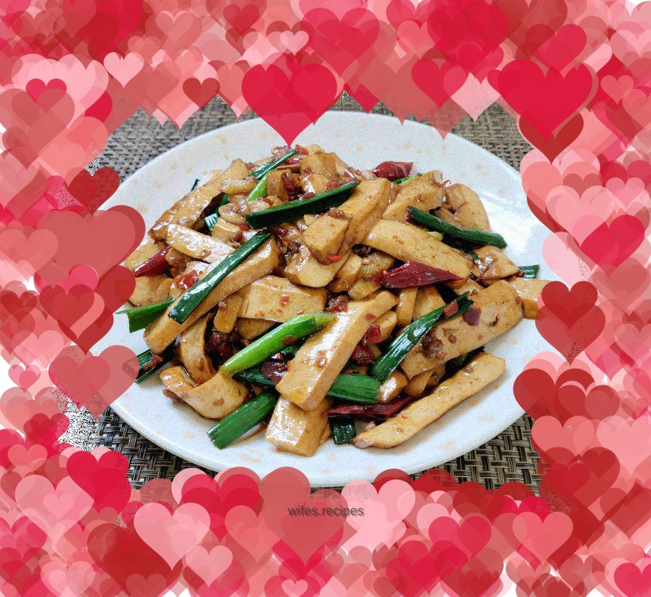 Stir-fried dried minced pork with chili sauce