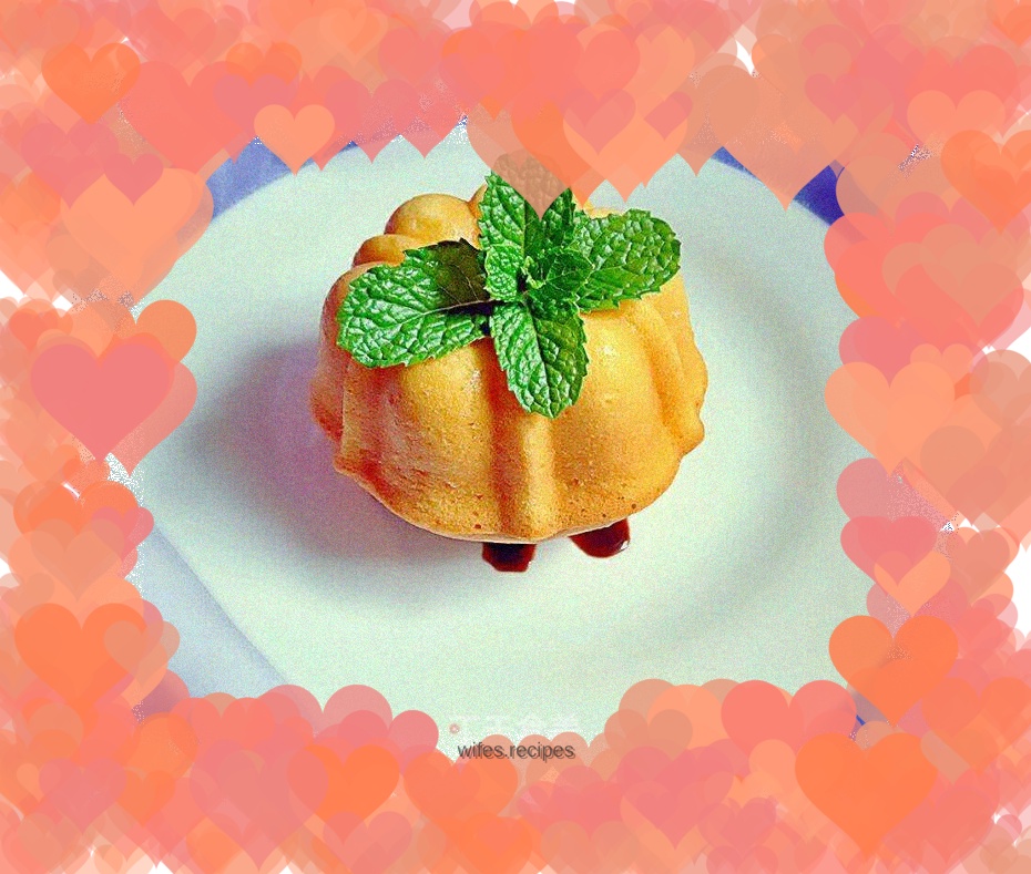 Three-inch pumpkin cake