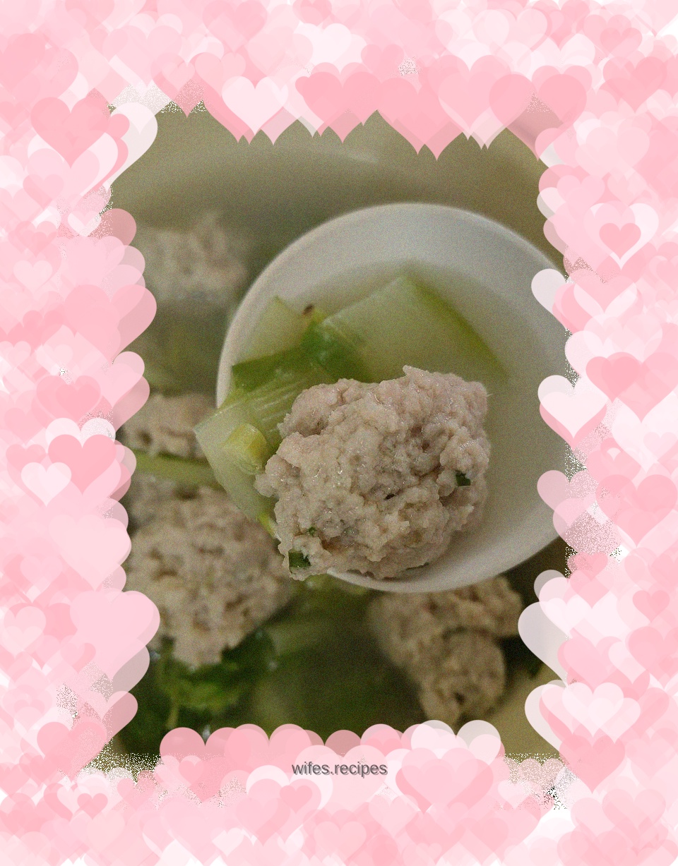 Meatballs in clear soup